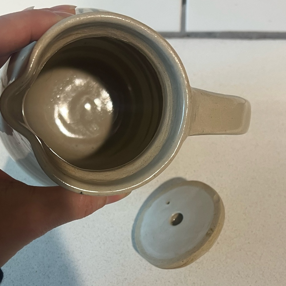Signed 1972 New Hazelton Pottery Teapot | Hand-Thrown Studio Ceramic - Picture 5 of 6